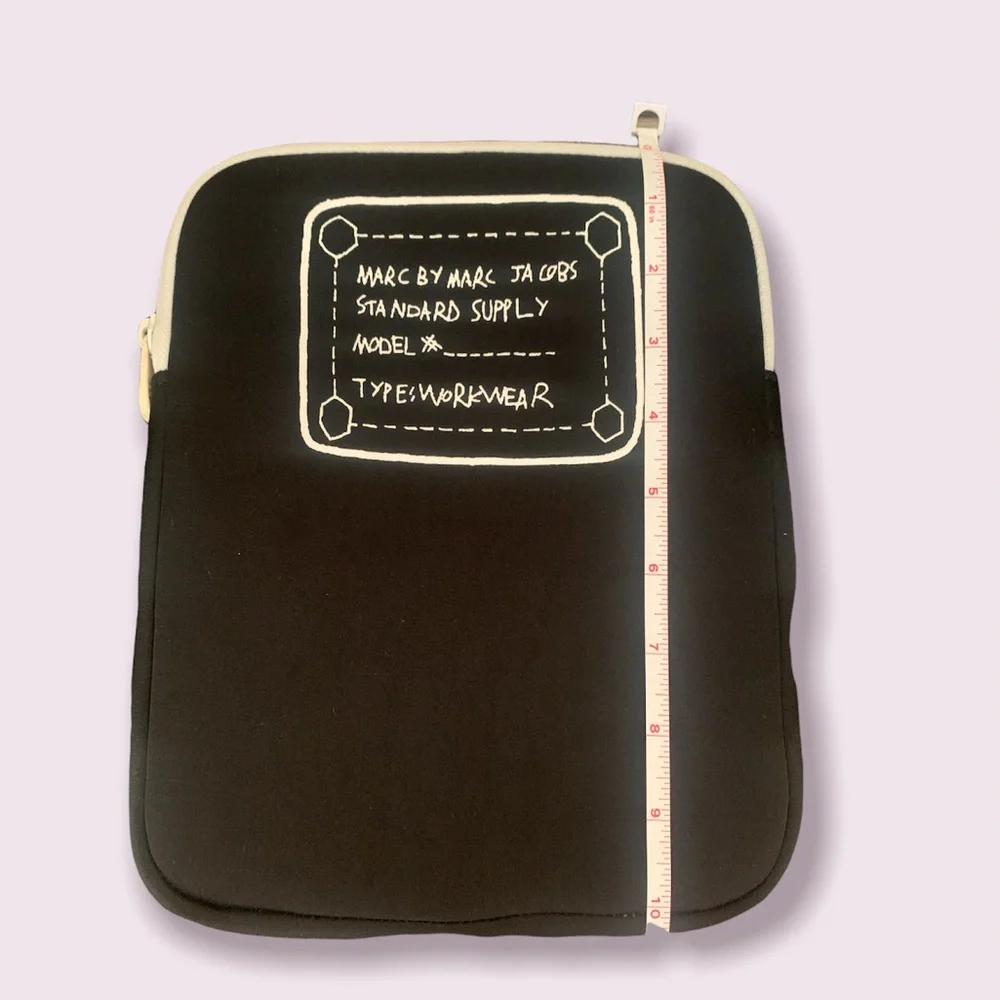 Marc by Marc Jacobs Black Padded IPad Tablet Case Cover Sleeve Bag Neoprene